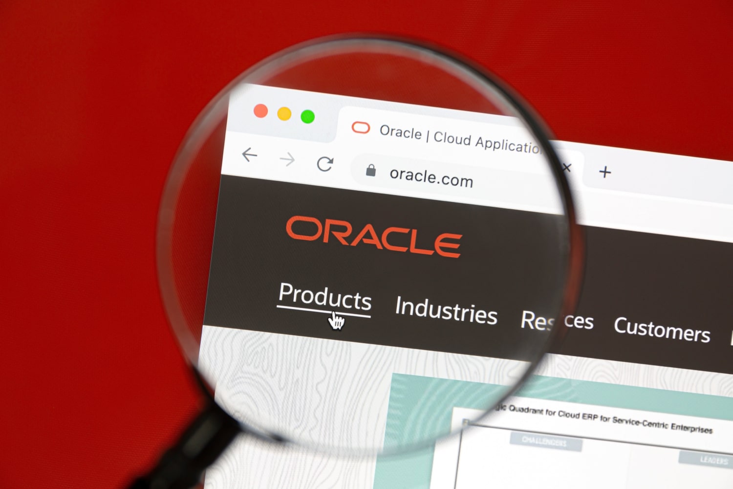 Página web do site da oracle visto através de uma lupa